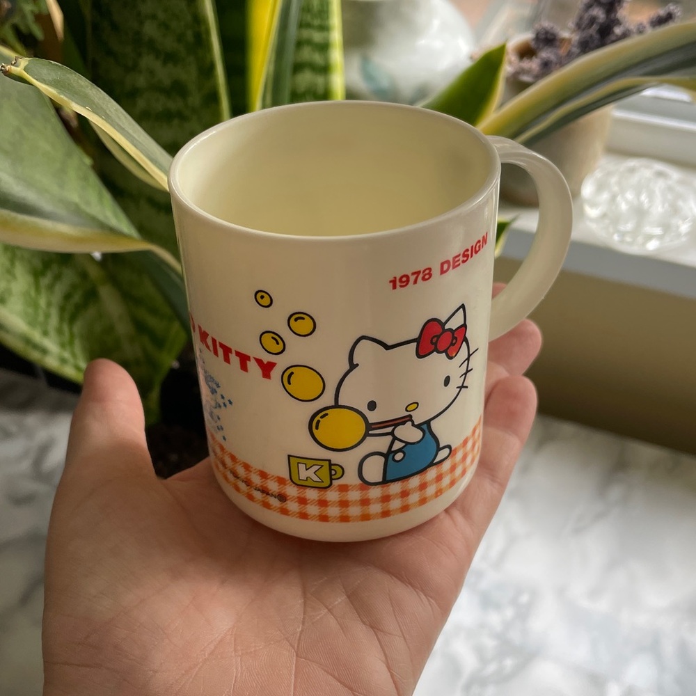 Vintage Sanrio Hello Kitty plastic cup  -25th Anniversary 1999 dated